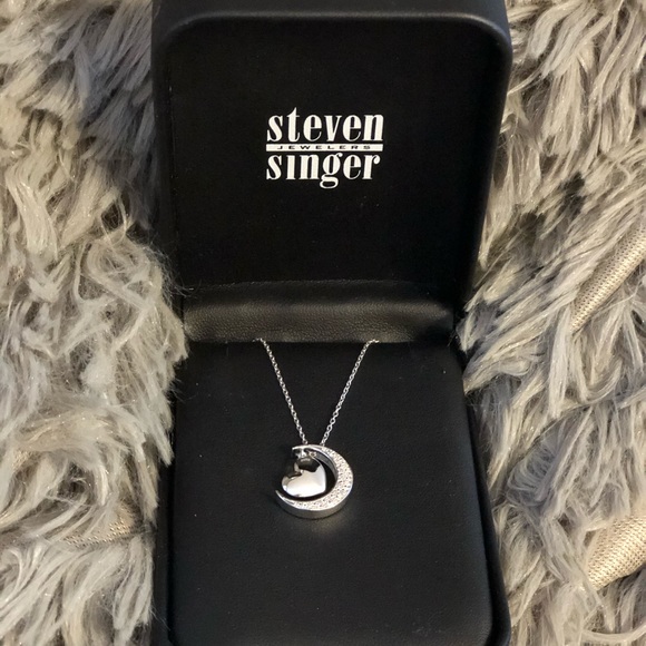 Brand new silver necklace with diamonds - Picture 3 of 6